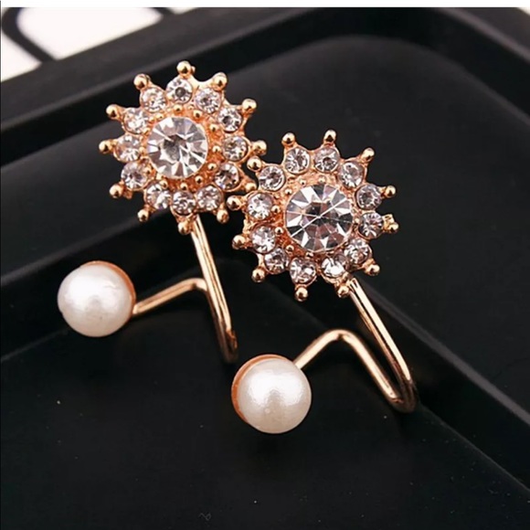 Jewelry - Elegant pearl rhinestone earrings